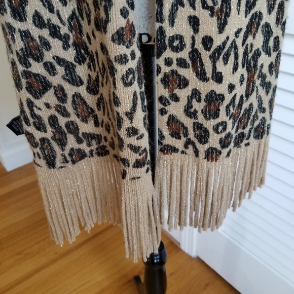 CEJON Scarf Animal Prints With Small Shimmers. - Picture 8 of 10